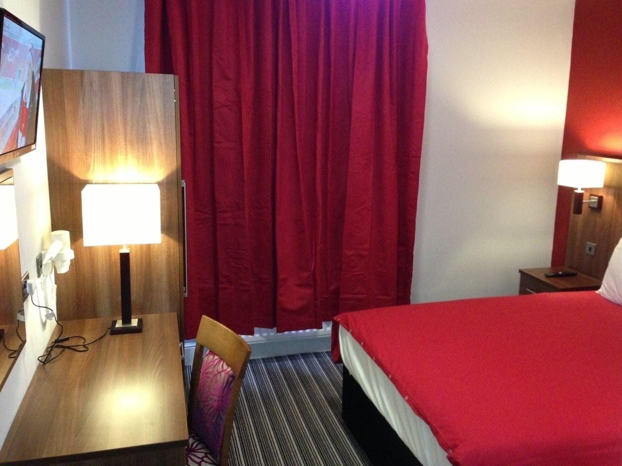 Ely House Hotel Wolverhampton Exteriör bild