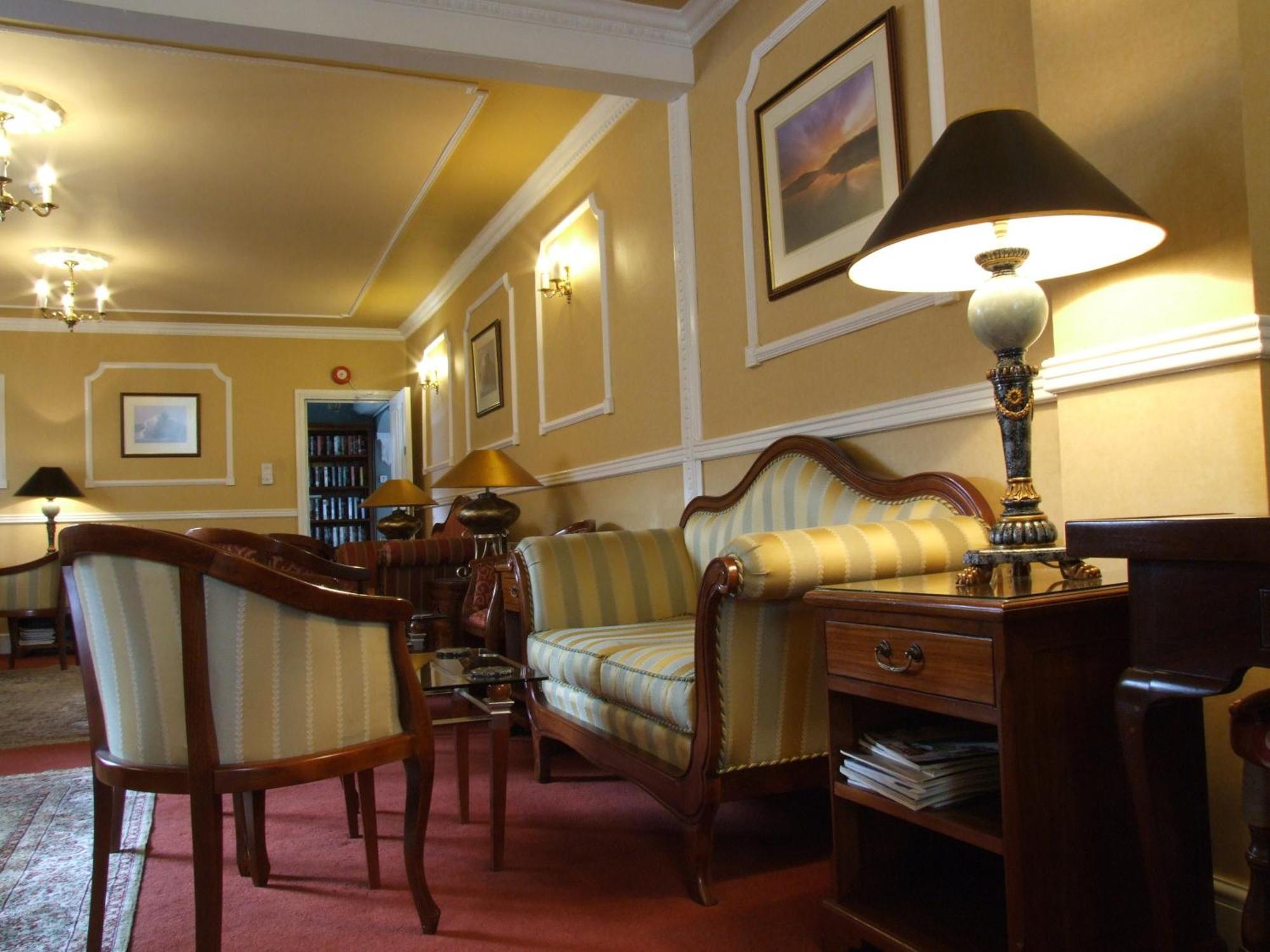 Ely House Hotel Wolverhampton Exteriör bild